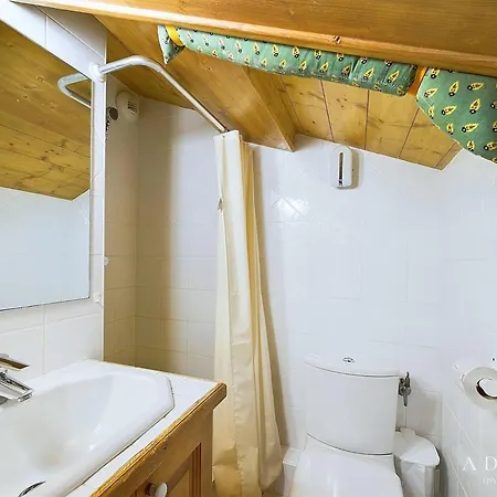 Duplex De Gamme 8 Pers Avec Balcons Et Parking, Proche Des Pistes Et Commerces *