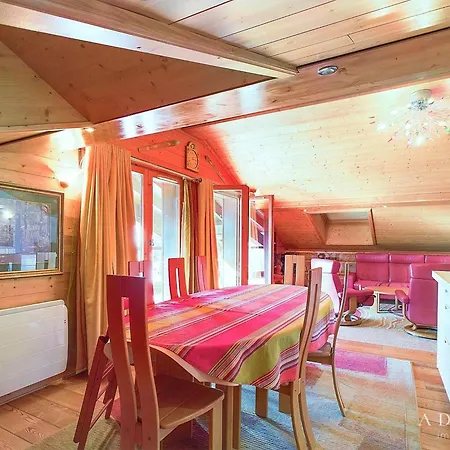 Duplex De Gamme 8 Pers Avec Balcons Et Parking, Proche Des Pistes Et Commerces La Rosiere (Savoie)