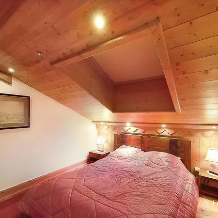 Duplex De Gamme 8 Pers Avec Balcons Et Parking, Proche Des Pistes Et Commerces La Rosiere (Savoie)